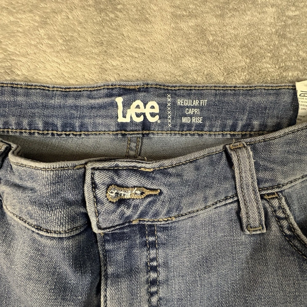Lee Riders Midrise Capri Women's 38.5x22 Medium Wash Denim Cropped Jeans SEE DES - Picture 3 of 11